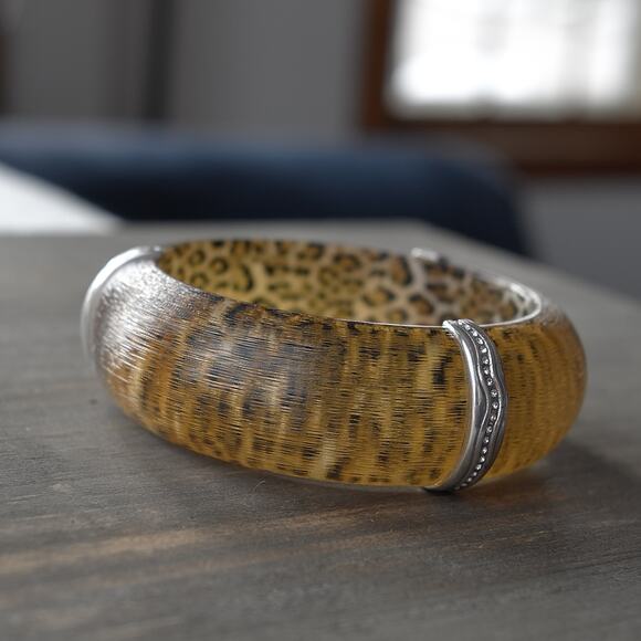 Brighton Trinity Leopard Bangle Bracelet Animal Print Acrylic Chunky 1" Retired - Picture 4 of 9